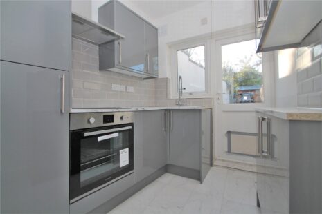 One bedroom house with garden