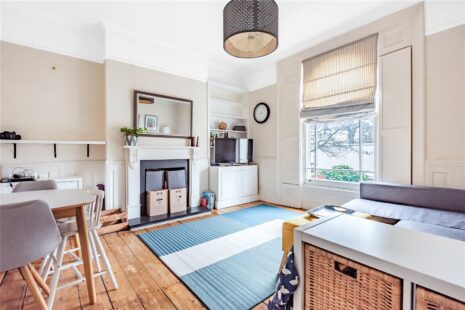 Split level Maisonette with private garden