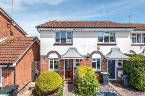 Offered CHAIN FREE, FREEHOLD, END OF TERRACE and OFF STREET PARKING!