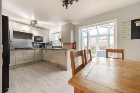 Sprucedale Close, Swanley, Kent, BR8 7YS