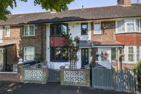 Steyning Grove, Chistlehurst, Bromley, London, SE9 4NQ